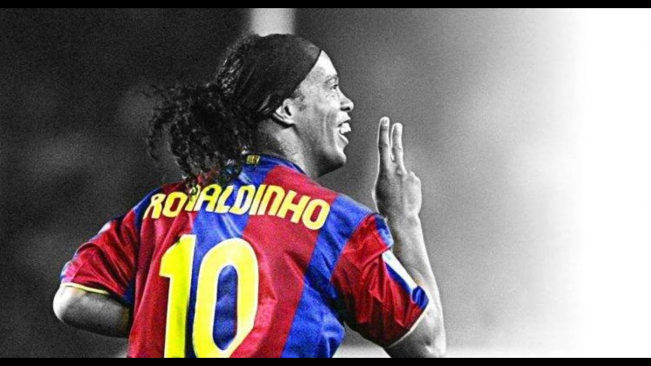 Tại sao Ronaldinho không sử dụng tên thật của mình trong thi đấu?